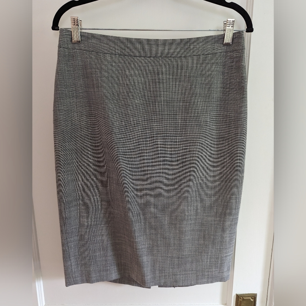 Ann Taylor gray pencil skirt